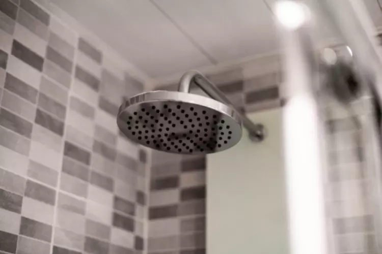 comment-mettre-douche-dans-petite-salle-de-bains