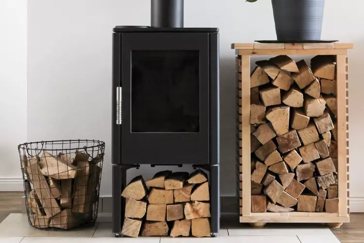quelle-distance-poele-a-bois-mur